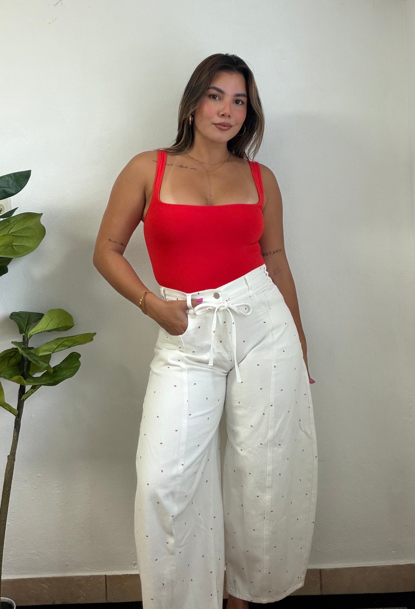 Little Bow White Barrel Jean