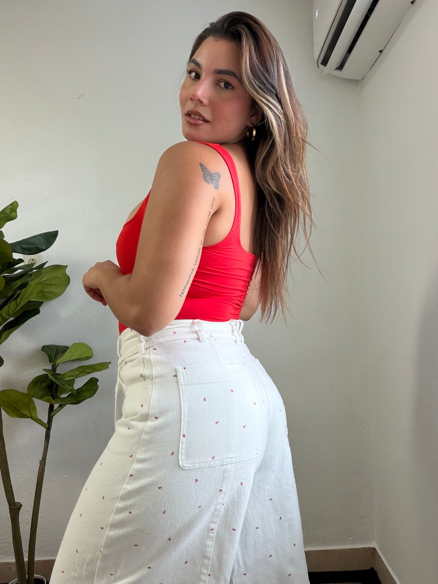Little Bow White Barrel Jean