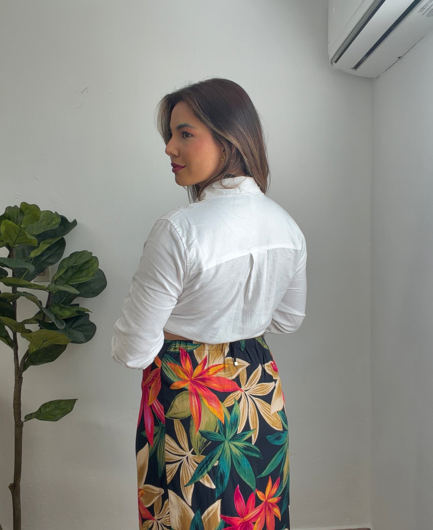 Bottom Down Linen Top