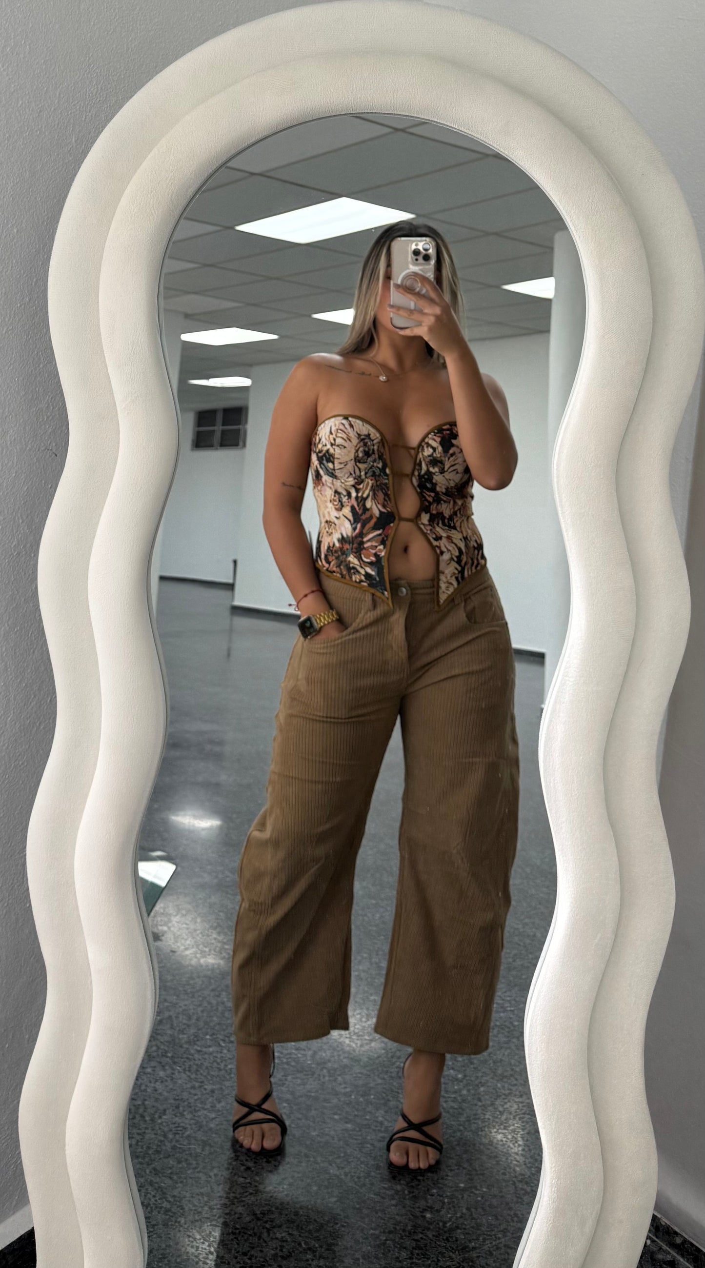 Latte Velvet Barrel Jean
